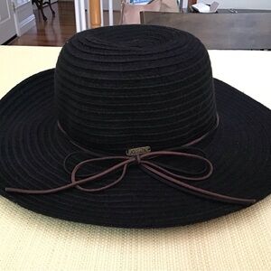Adora summer felt hat. Black w brown/black rope trim. Floppy, packable. New